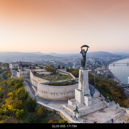 Aerial view of Budapest with beautiful sunrise-stock-foto