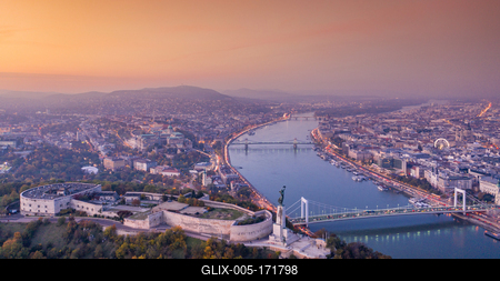 Aerial view of Budapest with beautiful sunrise-stock-foto