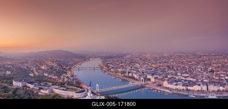 Aerial view of Budapest with beautiful sunrise-stock-foto