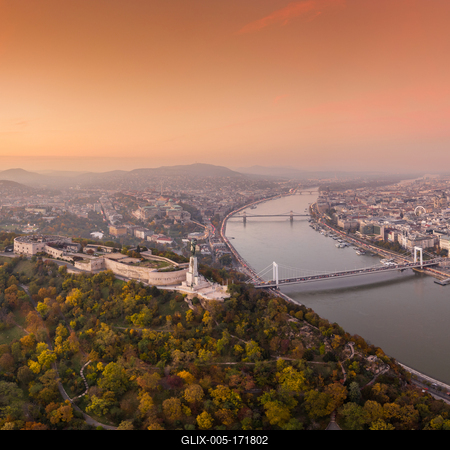 Aerial view of Budapest with beautiful sunrise-stock-foto