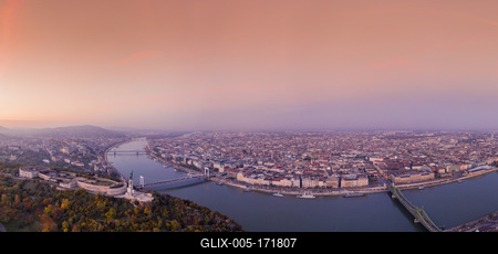 Aerial view of Budapest with beautiful sunrise-stock-foto