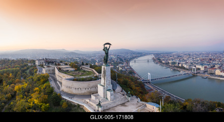 Aerial view of Budapest with beautiful sunrise-stock-foto