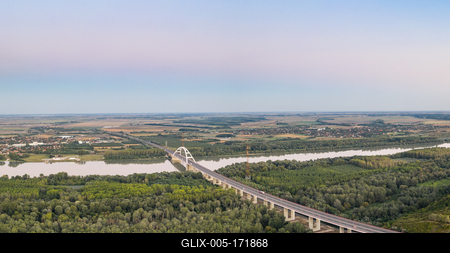 Pentele bridge across river Danube to connect Dunavecse with Kisapostag-stock-foto