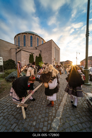 MOHACS, HUNGARY - FEBRUARY 16: Unidentified person wearing mask in Busojaras. In this year during the COVID pandemic the public Busojaras event was cancelled. February 16, 2021 in Mohacs, Hungary.-stock-foto