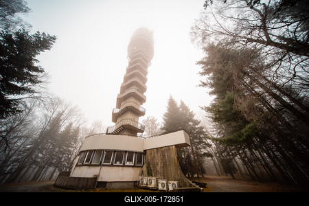 Tv tower in Zalaegerszeg with foggy sky-stock-foto