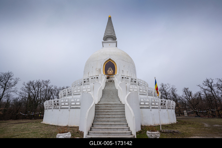 white stupa in hungary, Zalaszanto, called peace stupa-stock-foto