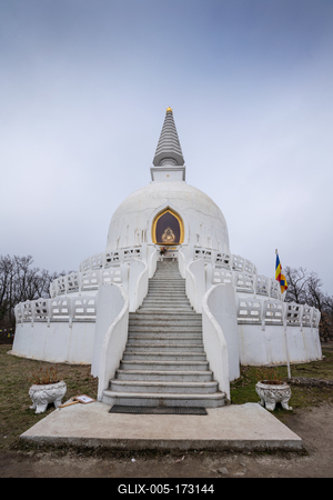 white stupa in hungary, Zalaszanto, called peace stupa-stock-foto