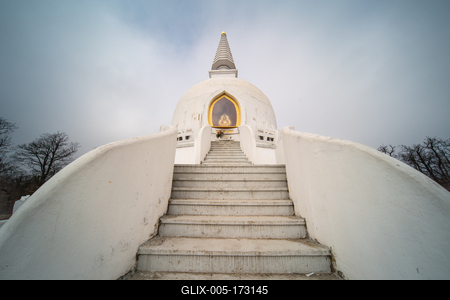 white stupa in hungary, Zalaszanto, called peace stupa-stock-foto