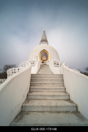 white stupa in hungary, Zalaszanto, called peace stupa-stock-foto