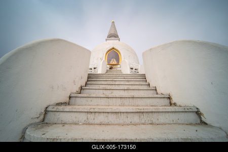 white stupa in hungary, Zalaszanto, called peace stupa-stock-foto