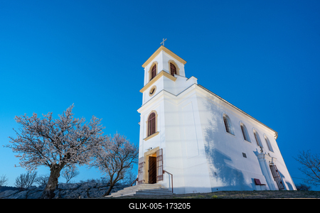 Small chapel with almond tree, called havas boldogasszony templom-stock-foto