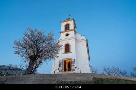 Small chapel with almond tree, called havas boldogasszony templom-stock-foto