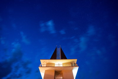 tower in Poroszlo with night sky-stock-foto