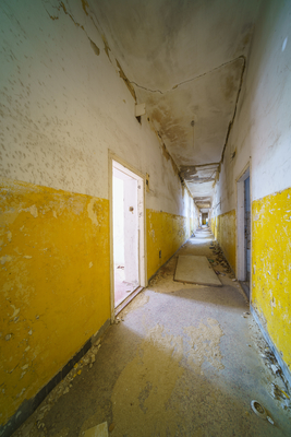 Abandoned army fort in Hajmasker, Hungary-stock-foto