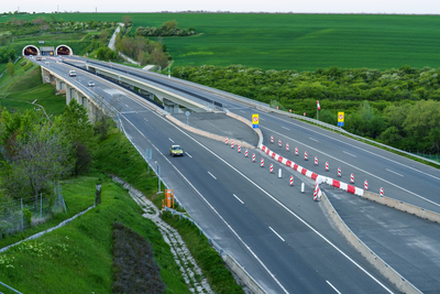 Hungarian M6 highway with tunel at evening-stock-foto
