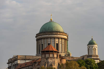 Beautiful Basilica in Esztergom, Hungary-stock-foto