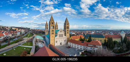 Pecs, Szekesegyhaz. bird eye view-stock-foto