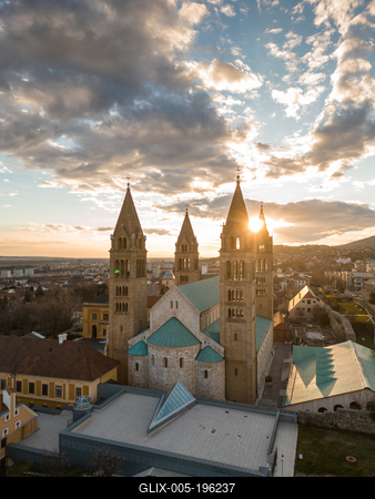 Pecs, Szekesegyhaz. bird eye view-stock-foto
