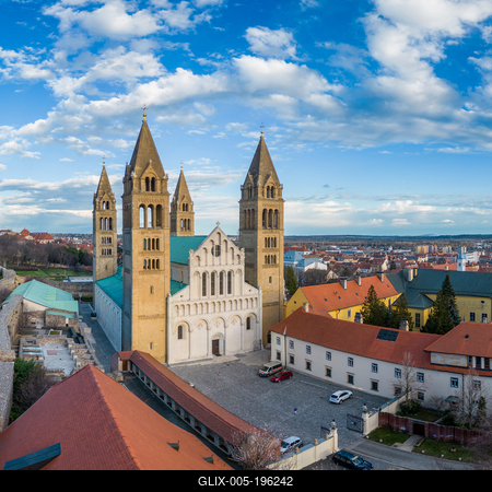 Pecs, Szekesegyhaz. bird eye view-stock-foto