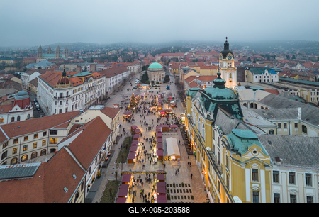 Aerial photo of Advent market in Pecs, Hungary-stock-foto