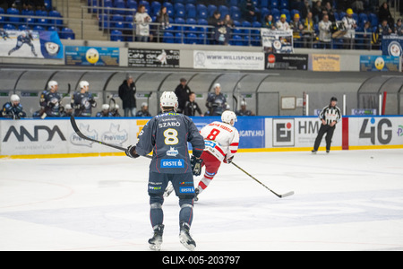 BUDAPEST - FEBRUARY 2: MAC Budapest (Budapest Jégkorong Akadémia Hockey Club) (blue) and Gyergyoi HK  (white) ice hockey teams participate in Championship, February 2, 2024 in Budapest, Hungary.-stock-foto