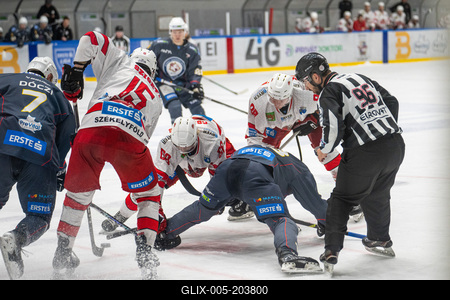 BUDAPEST - FEBRUARY 2: MAC Budapest (Budapest Jégkorong Akadémia Hockey Club) (blue) and Gyergyoi HK  (white) ice hockey teams participate in Championship, February 2, 2024 in Budapest, Hungary.-stock-foto