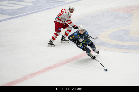 BUDAPEST - FEBRUARY 2: MAC Budapest (Budapest Jégkorong Akadémia Hockey Club) (blue) and Gyergyoi HK  (white) ice hockey teams participate in Championship, February 2, 2024 in Budapest, Hungary.-stock-foto