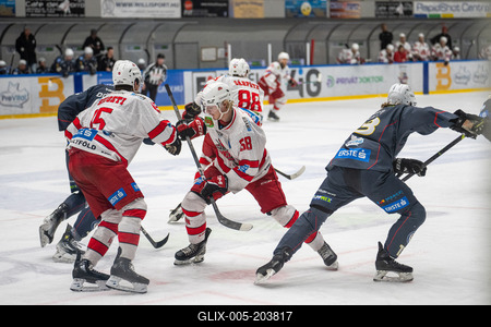 BUDAPEST - FEBRUARY 2: MAC Budapest (Budapest Jégkorong Akadémia Hockey Club) (blue) and Gyergyoi HK  (white) ice hockey teams participate in Championship, February 2, 2024 in Budapest, Hungary.-stock-foto