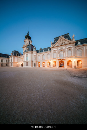 Festetics Castle in Keszthely at night-stock-foto