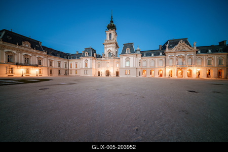 Festetics Castle in Keszthely at night-stock-foto