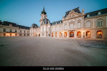 Festetics Castle in Keszthely at night-stock-foto