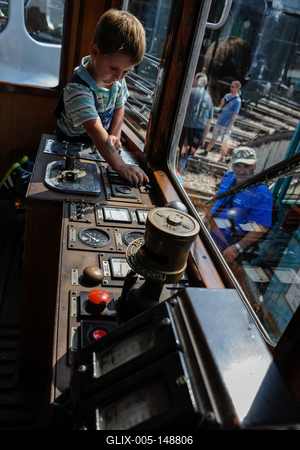 150 éves a MÁV,  Nemzetközi Jármûparádé a Vasúttörténeti Parkban,   2018. szeptember 8-án és 9-én többtonnás vasparipák mutatkoztak be és versenyeztek egymással a Vasúttörténeti Parkban-stock-foto