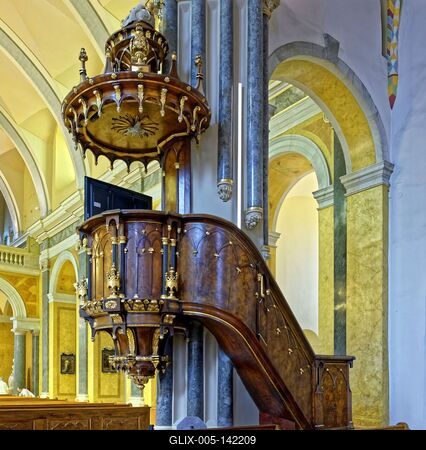 Budapest-Belvárosi Nagyboldogasszony Főplébánia-templom-stock-foto