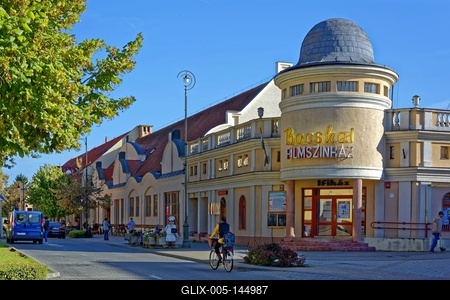 Hajdúnánás, Bocskai Filmszinház a köztársasági téren-stock-foto