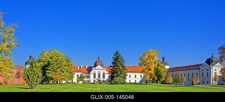 Gödöllői királyi kastély parkkal-stock-foto