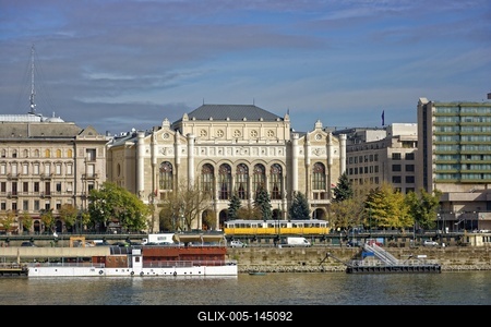 Pesti Vigadó és a Duna folyó-stock-foto