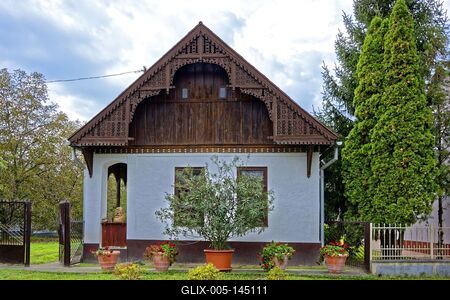 Tipikus szatmári családi Ház Panyolában-stock-foto