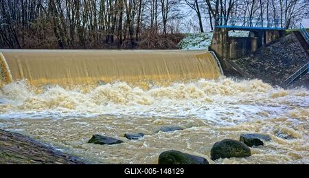 Tiszakóród, a Túr folyó Nagybukógátja-stock-foto