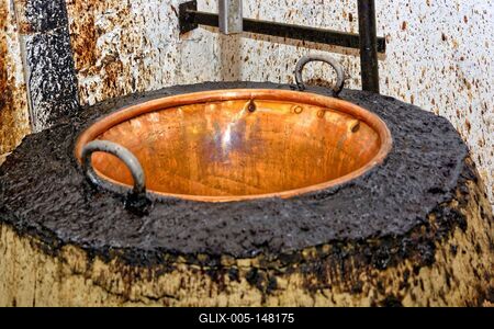 Eredeti réz üst a szilva lekvár főzéshez, Panyolában-stock-foto