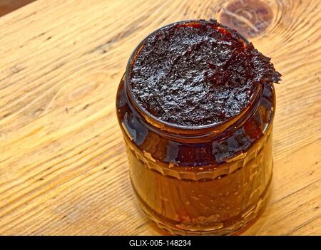 Szilvalekvár a nemtudom szilvából, három napig kevere, üvegben, Panyolából,Szabolcs-stock-foto