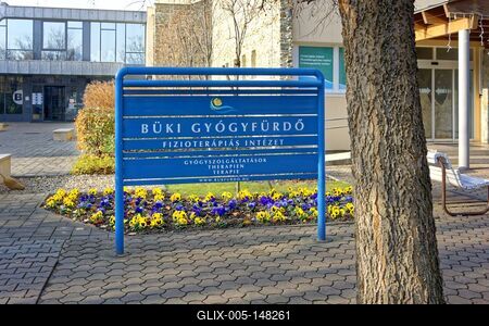 Büki Gyógyfürdő bejárata-stock-foto