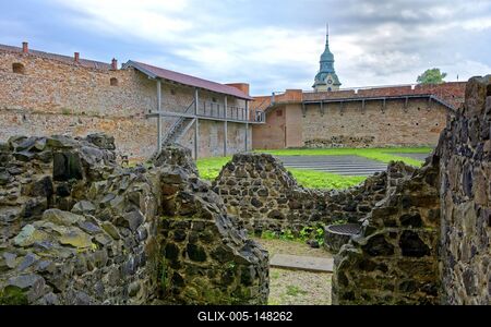 Szécsény, középkori plébánia templom romok és a város fal-stock-foto