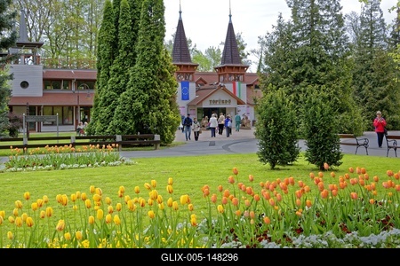 Hévíz, Tófürdő bejárat a Dr. Schulhof Vilmos sétányn felöl-stock-foto