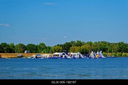Tisza-tó,Sarud strandfürdõ vízijátszótérrel-stock-foto