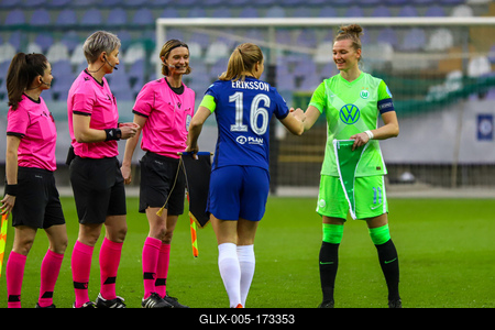 Chelsea FC v VfL Wolfsburg - UEFA Women's Champions League Quarter Final: Leg One-stock-foto