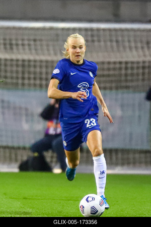 Chelsea FC v VfL Wolfsburg - UEFA Women's Champions League Quarter Final: Leg One-stock-foto
