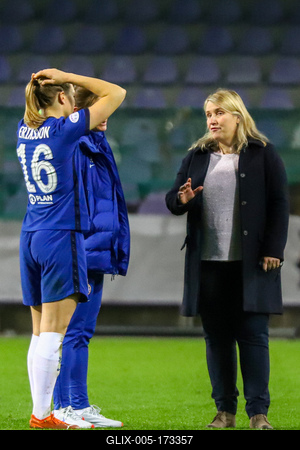 Chelsea FC v VfL Wolfsburg - UEFA Women's Champions League Quarter Final: Leg One-stock-foto