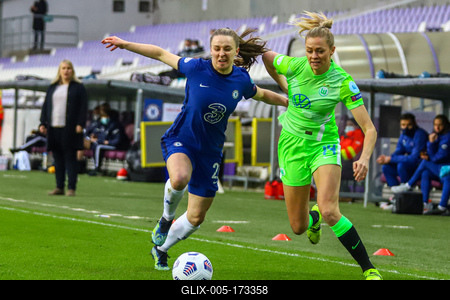Chelsea FC v VfL Wolfsburg - UEFA Women's Champions League Quarter Final: Leg One-stock-foto
