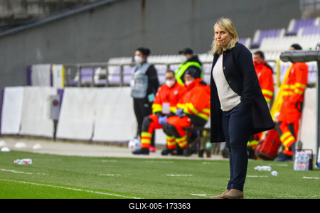 Chelsea FC v VfL Wolfsburg - UEFA Women's Champions League Quarter Final: Leg One-stock-foto