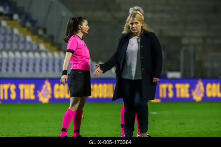 Chelsea FC v VfL Wolfsburg - UEFA Women's Champions League Quarter Final: Leg One-stock-foto